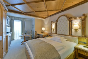 Die luxuriösen Zimmer bieten eine erstklassige Erholung für Ruhesuchende.